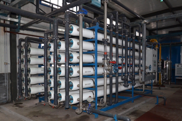 沈陽(yáng)市食品廠-3噸/小時(shí)EDI超純水設(shè)備施工完畢